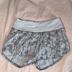 Lululemon speed up mid rise lined short 4”